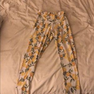 STRUT THIS LEMON LEGGINGS